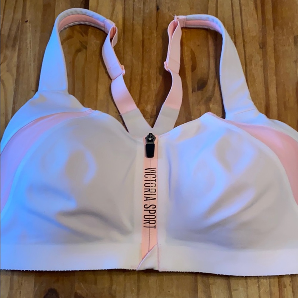 Victoria Secret incredible knockout ultra max 34DD